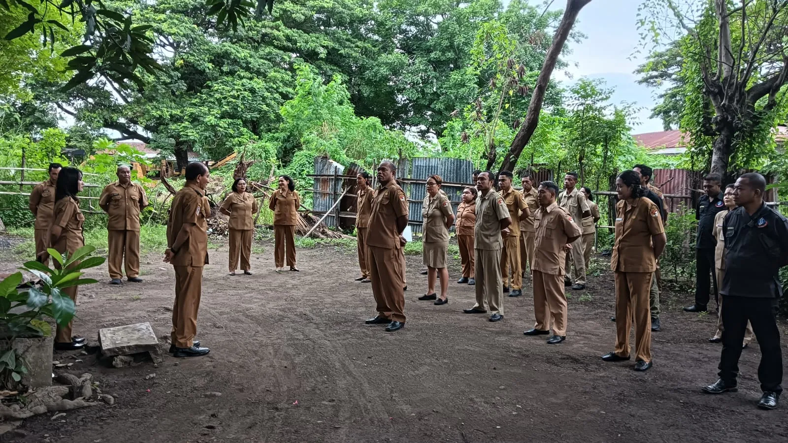 Pj Bupati Sikka Tegaskan Pegawai Dinas Kominfo Harus Tingkatkan Disiplin dan Kinerja