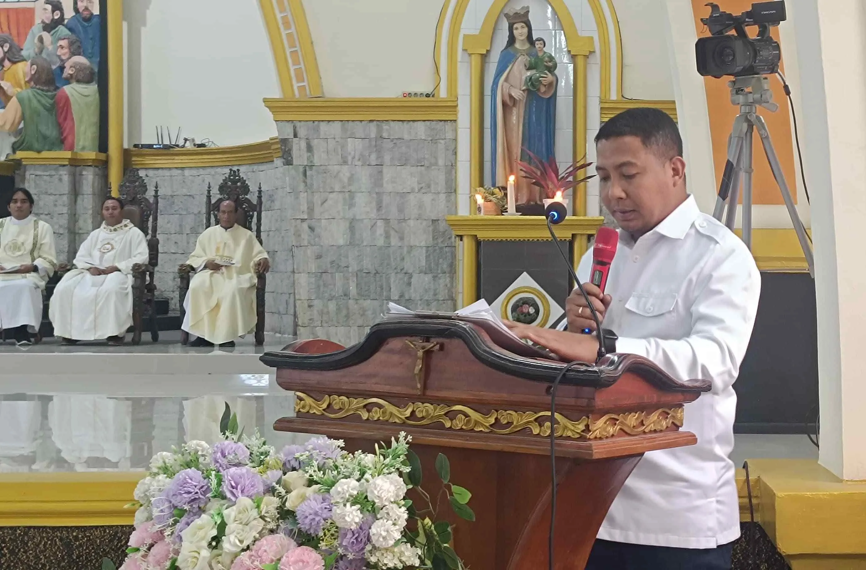 Bupati Sikka Hadiri Misa Yubileum dan Pemberkatan Nikah Massal 106 Pasutri di Paroki St.Yosef Maumere