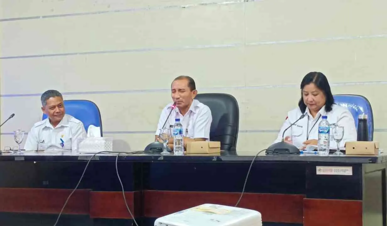 Sekda Sikka Pimpin Rapat Evaluasi RENJA Pemerintah Daerah Triwulan II 2025