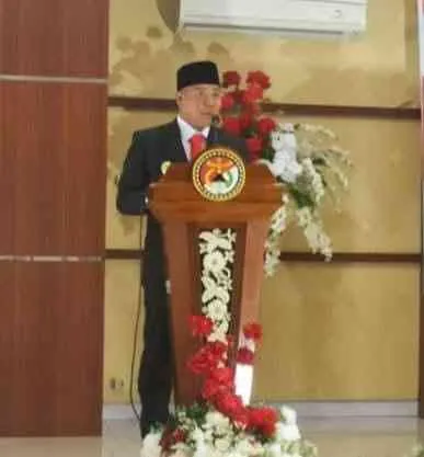  Bupati Sikka  Serahkan Satyalancana Kepada 27 ASN Lingkup Pemkab Sikka
