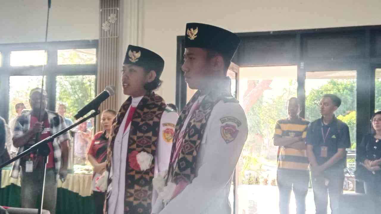 Anggota Paskibra Nasional dan Provinsi Asal Kabupaten Sikka Tiba di Maumere 