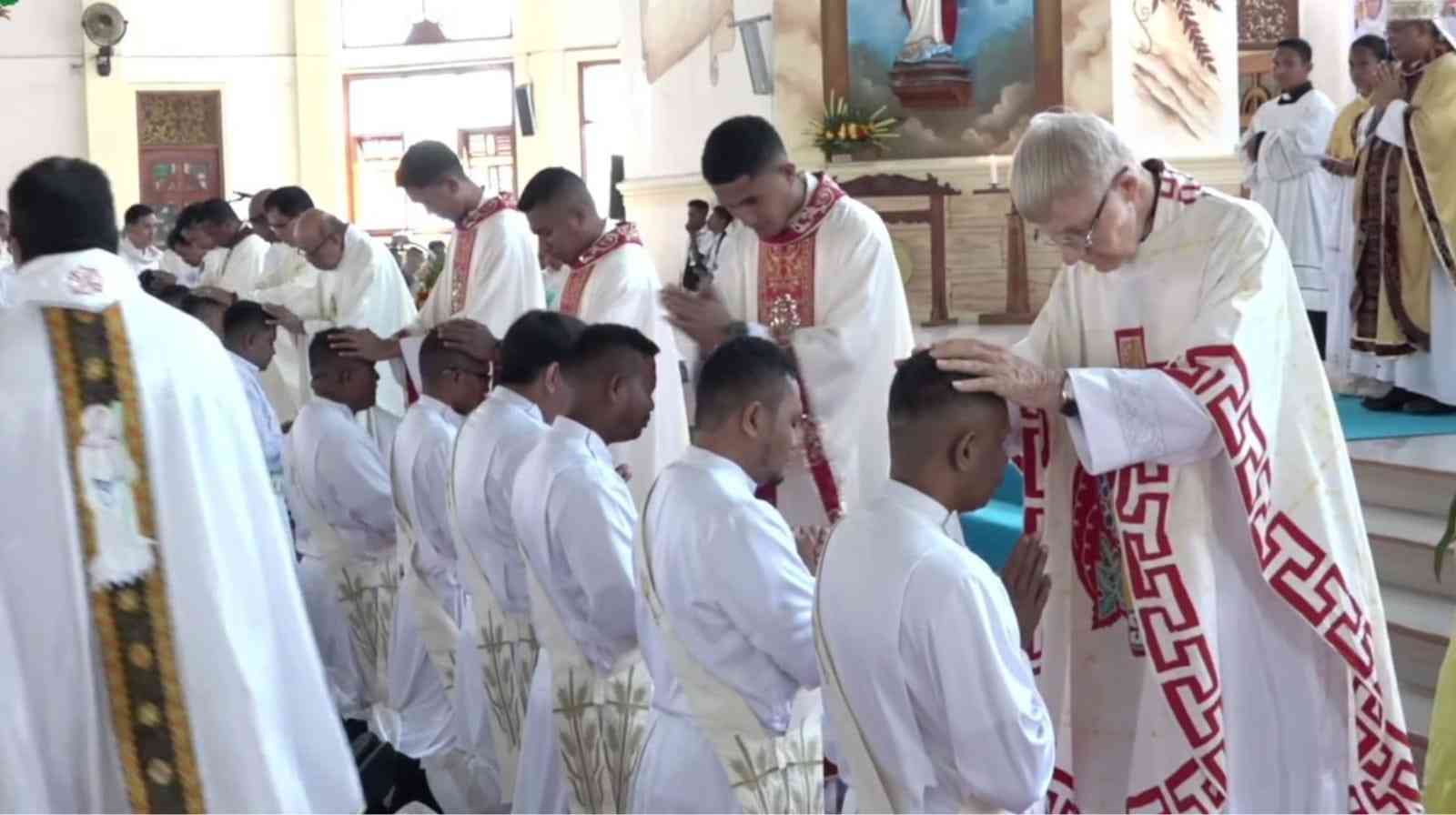 12 Imam Baru Terima Tahbisan, Uskup Maumere : Panggilan Bukan Paket Jadi dan Statis