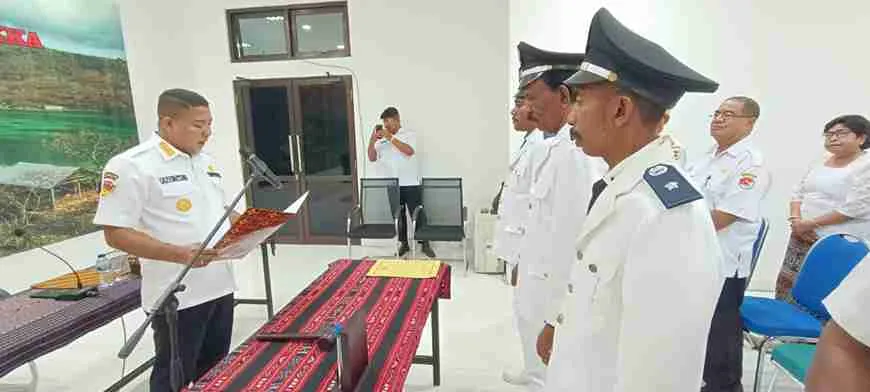 Bupati Sikka Kukuhkan Tiga Kepala Desa PAW Masa Jabatan 2019 - 2027