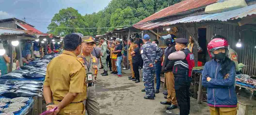 Pemkab Sikka Lakukan Penertiban Aktivitas  Pasar Wuring 