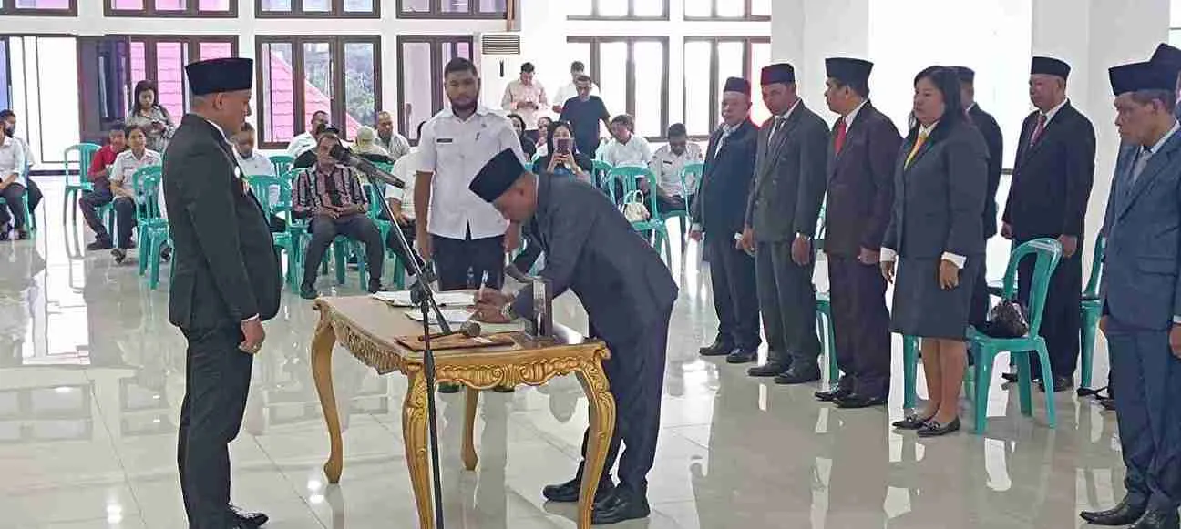 Bupati Sikka Kukuhkan dan Lantik Pejabat Pimpinan Tinggi Pratama Lingkup Pemkab Sikka