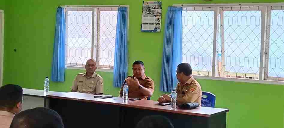 Rakor Bersama Pengelola Pasar Alok, Bupati Sikka Tegaskan Perlu Manajemen Pengelolaan Sampah