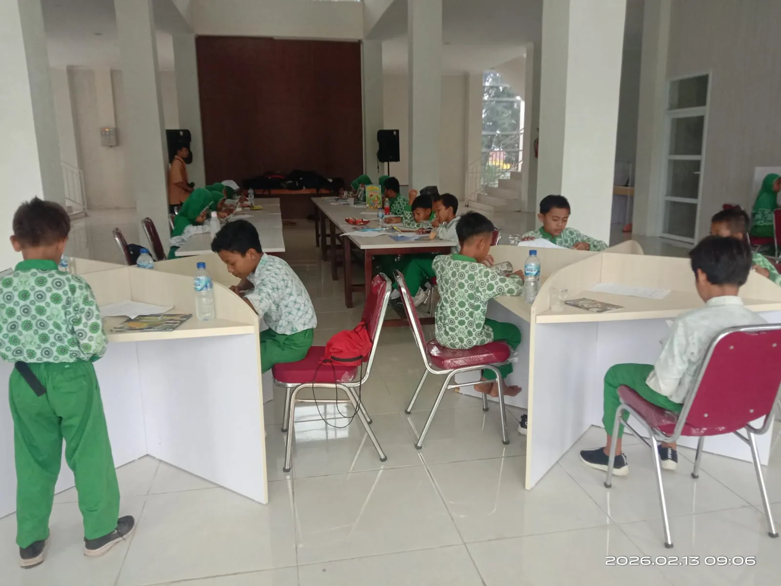 MIS Muhammadiyah Wuring Ikuti Wisata Literasi di Disarpus Kabupaten Sikka