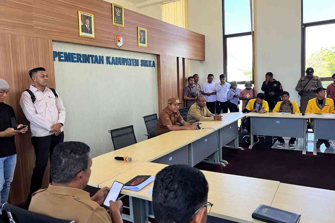 Diskusi Bersama BEM IFTK Ledalero dan Aliansi GMNI Sikka, Bupati Sikka Tegaskan : Mari Kita Advokasi Masyarakat Secara Jujur Dengan Data dan Kajian